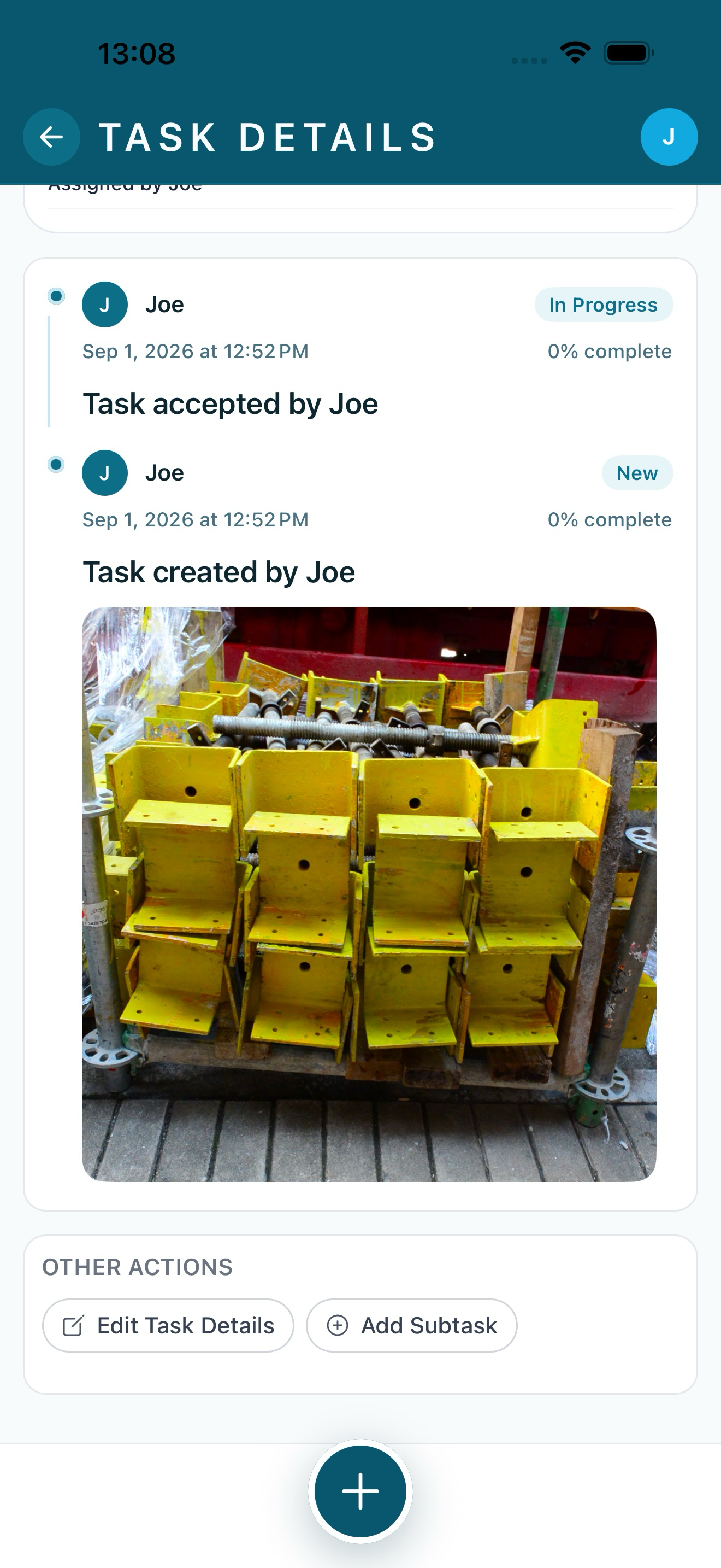 Taskr Task Details work thread with site photo evidence