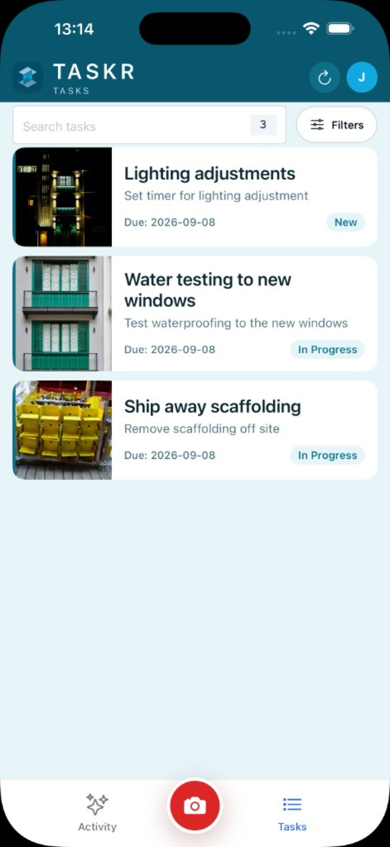 Taskr Tasks list with photo thumbnails as proof of works